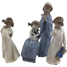 Nao Lladro Porcelain Figurine