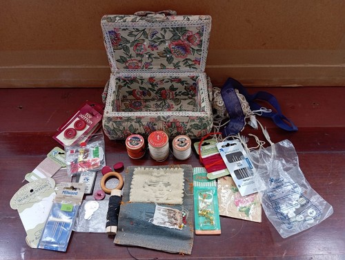 Vintage sewing box basket - sewing, with