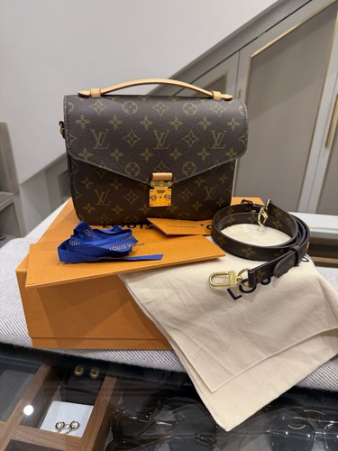 Louis vuitton pochette metis - louis,