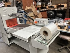 Semi Automatic Shrink-Wrapping