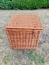 Large Wicker Storage Trunk Basket with Lidded Hamper 46 x 46 x 46 cm
