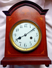 ANTIQUE OAK INLAID MANTLE CLOCK With a JUNGHANS B09 WINDUP Mechanism & Pendulum