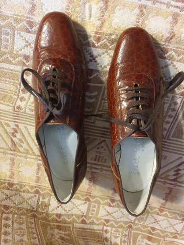 Equity size brown crocs - equity, 5