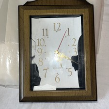 Working clock front with key