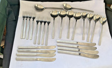 26piece 6 place setting  for 4
