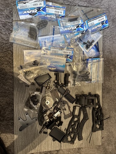 Xray xt8 truggy parts lot - 1/8,