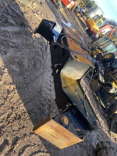 Jcb js145 stabiliser - legs, with