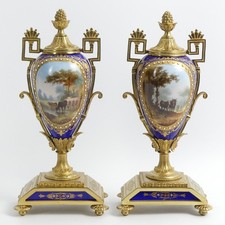 AN ANTIQUE PAIR OF HAND