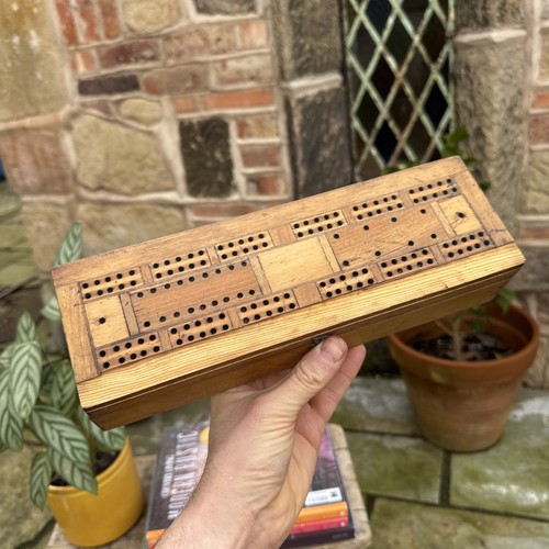 Vintage wooden cribbage board - vintage,