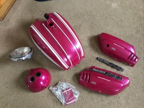 Suzuki gt750 750j panels - suzuki,
