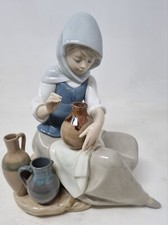 LLADRO WOMAN PAINTING  POTS