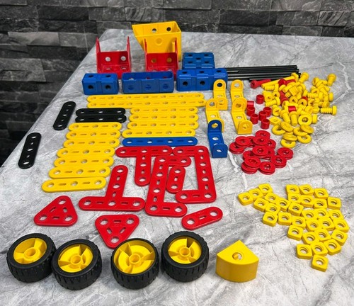 Small bundle meccano - of, parts