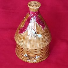 LARGE SIZED RETRO BEEHIVE