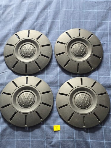 Center caps x 4 - t6, vw