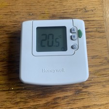 Honeywell DT90E1012 2-Wire Digital Room Thermostat ECO energy saving feature