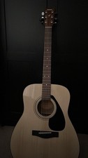 Yamaha F310 Full-Size Acoustic Guitar (Natural)
