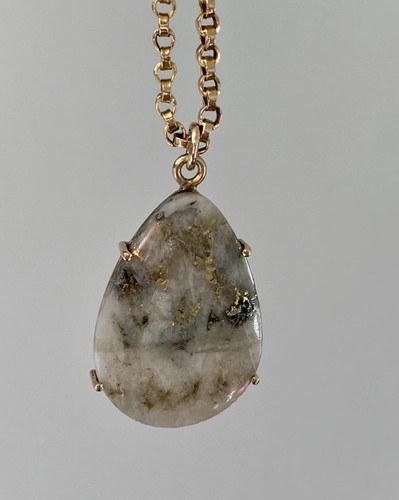 9ct gold quartz pendant - gold,