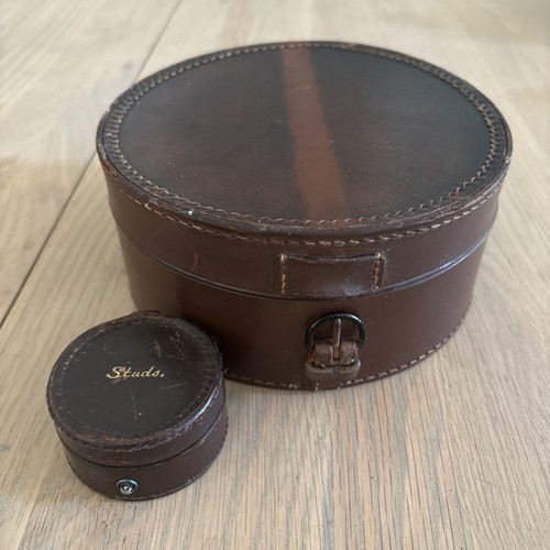 Vintage leather collar box - leather,