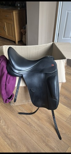 Kent and masters 17in - kent, dressage