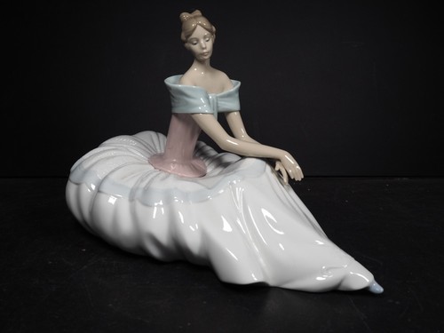 Nao large ballerina hope - ballerina, ‘hope’
