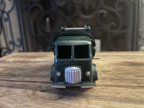 Dinky toys atlas issue - re-issue, 25v