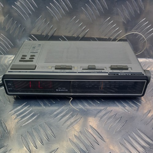 Sanyo 7100 vintage - rm, silver