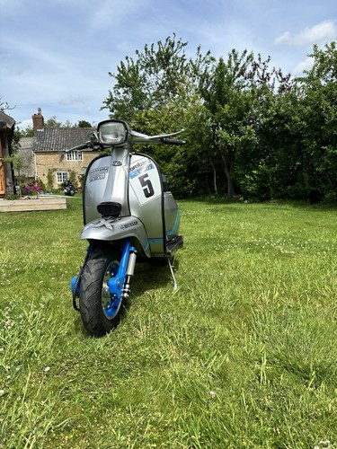 Lambretta 125 225 super - /,