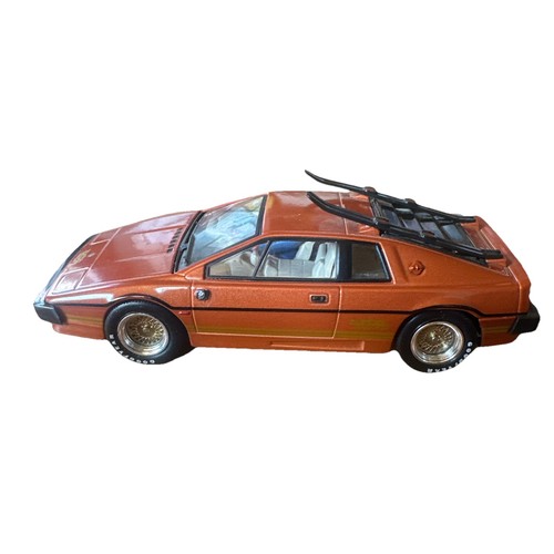 Universal hobbies lotus - hobbies, 1:43