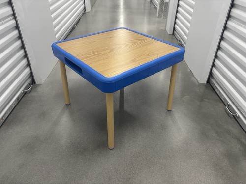 Fisher price table child - table, size