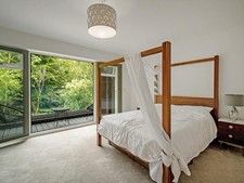 Walnut Framed King size 4 Poster Hardwood Bed Frame Bought From Get Laid Beds