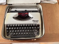 OLYMPIA SPLENDID 66 Typewriter