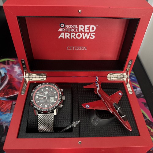 Citizen red arrows limited - red,