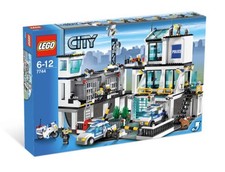 LEGO CITY: Police Headquarters