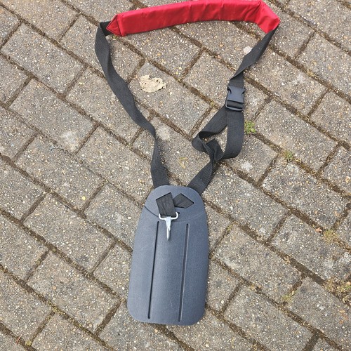 Hedge trimmer and - hedge,