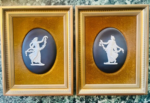 Pair wedgwood black - of,