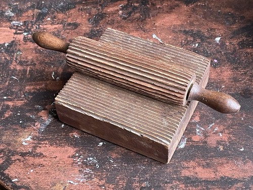 Antique c1800 wooden lace - antique,