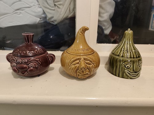 Vintage retro face pots - pots, set