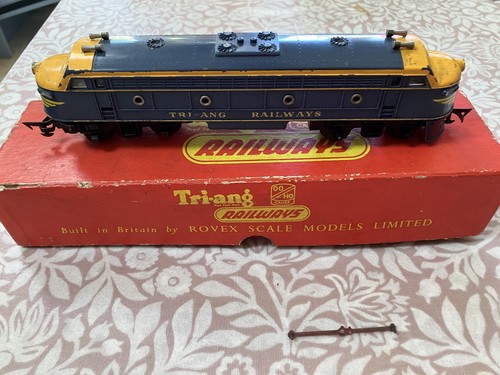 Tri ang suberban coach train - coach,