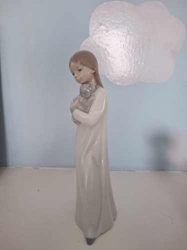Nao lladro girl with - nao,