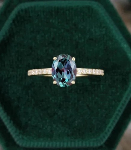 Oval cut alexandrite - ct,