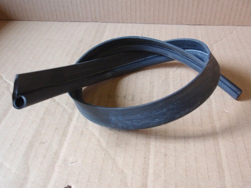 Triumph stag post seal - post,