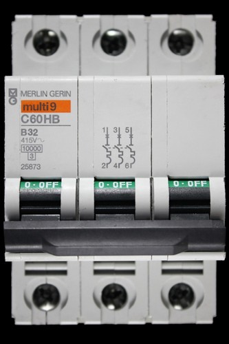 Merlin gerin amp - 32, curve