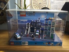 LEGO CITY:Shop display electronic lights and sounds  Police Station (7498)