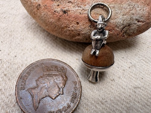 Vintage touch wood wud - touch,