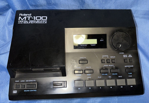 Roland 100 digital sequence - roland,