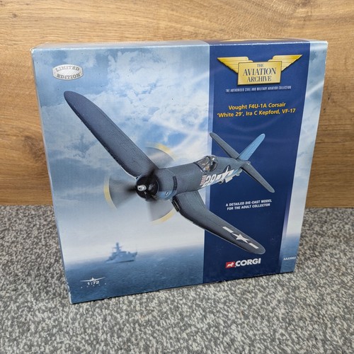 Corgi aa33002 vought f4u - aa33002, f4u-1a
