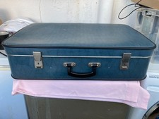 CHARMING VINTAGE 1970s BLUE