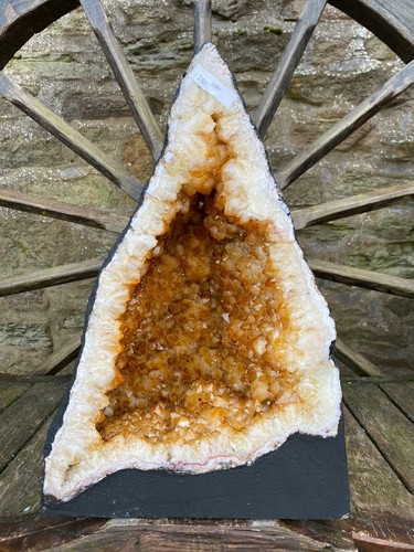 Citrine geode 251 - geode, crystal