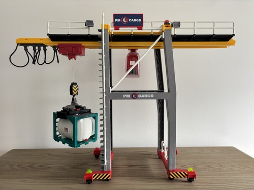 Playmobil city action cargo - playmobil,