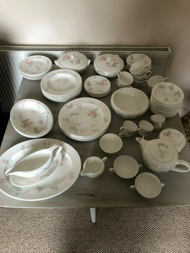 Wedgwood fragrant rose dinner - fragrant,